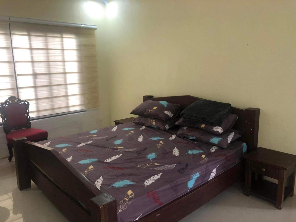Tagaytay Bnr Guesthouse 4Br With Balcony 12-14 Guest Tagaytay City Kültér fotó